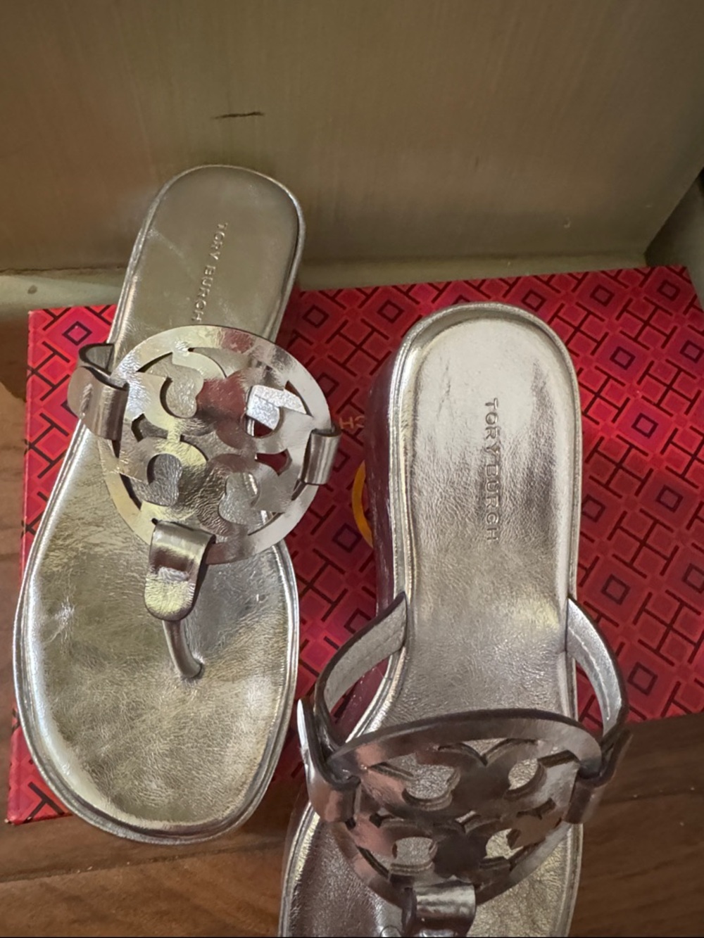 Rare Tory Burch Silver Miller Wedge Sandals - Picture 4 of 6
